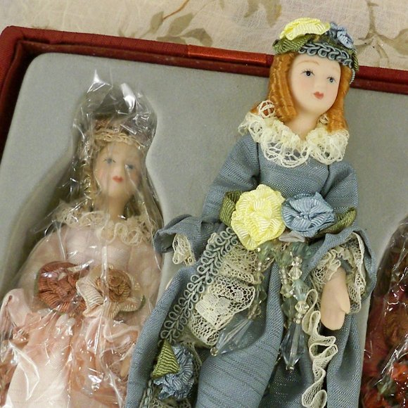 6 Doll *Box Set - Picture 3 of 8